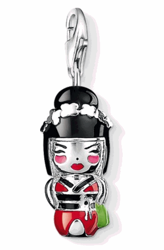 Original Thomas Sabo Charm Anhänger Artikel 0746 Rot, pink, grün und schwarz emailliert Inspiriert vom Asia-Trend: „Sabo Doll“ im Kimono. Größe: 1,9 cm 925/- Sterlingsilber Karabineraufhängung 